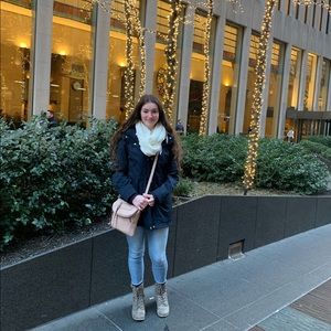 Meet your Posher, Alexandria